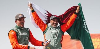 Nasser Al-Attiyah gana su sexto Dakar y consigue el primero para Dacia. Nani Roma, segundo Nasser Al-Attiyah celebrando su sexto Dakar