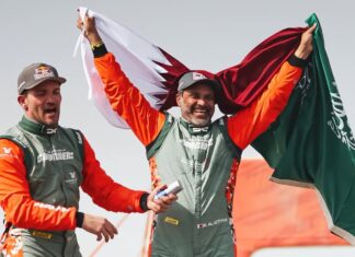 Nasser Al-Attiyah gana su sexto Dakar y consigue el primero para Dacia. Nani Roma, segundo Nasser Al-Attiyah celebrando su sexto Dakar
