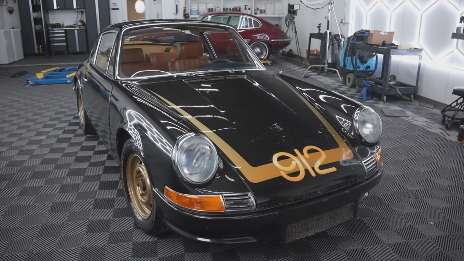 Porsche 912 abandonado