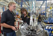 Build Your Own Engine Experience, Chevrolet retoma el programa que permite a clientes ayudar a ensamblar el motor de su Corvette Clientes podrán ensamblar motor de su Corvette