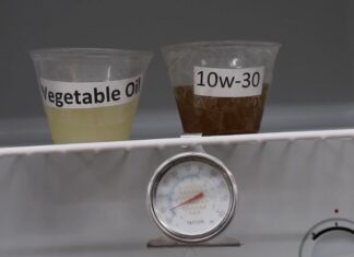 Prueban a usar aceite vegetal como sustituto del aceite de motor y el resultado es sorprendente Aceite vegetal motor