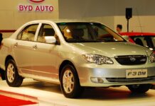 BYD F3DM, el primer vehículo híbrido enchufable (PHEV) de producción masiva del mundo, cumple 18 años BYD F3DM