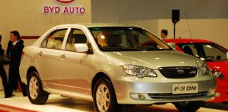 BYD F3DM, el primer vehículo híbrido enchufable (PHEV) de producción masiva del mundo, cumple 18 años BYD F3DM