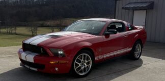 A subasta dos Shelby Mustang GT500 impecables y sin apenas uso, uno de ellos es una unidad muy rara Subasta dos Shelby Mustang GT500