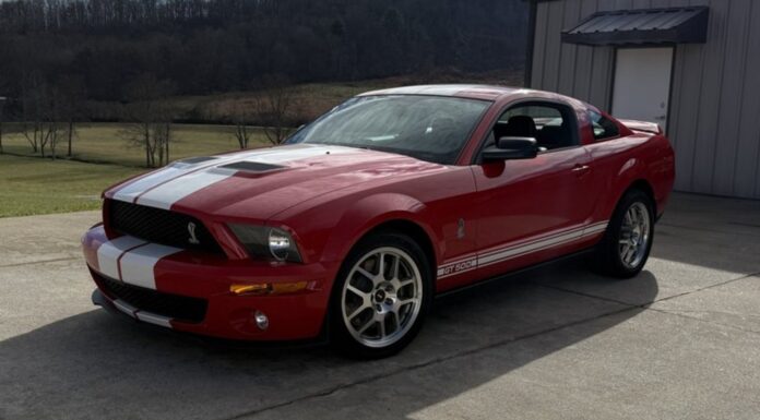 A subasta dos Shelby Mustang GT500 impecables y sin apenas uso, uno de ellos es una unidad muy rara Subasta dos Shelby Mustang GT500