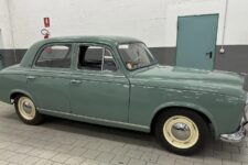 subasta Peugeot 403 película Ferrari