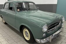 subasta Peugeot 403 película Ferrari