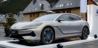 El Denza Z9GT estrenará en Europa el revolucionario sistema de carga ultrarrápida Flash Charging de BYD que promete “un lleno” en apenas 9 minutos Denza Z9GT