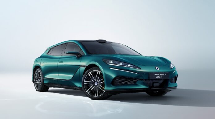 El Denza Z9GT estrenará en Europa el revolucionario sistema de carga ultrarrápida Flash Charging de BYD que promete “un lleno” en apenas 9 minutos Denza Z9GT Flash Charging