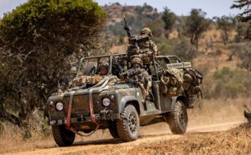 El Ejército británico retira su flota de Land Rover después de más de 70 años de servicio Ejército británico Land Rover