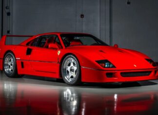 Compró un Ferrari F40 en una subasta por 5,2 millones en Miami, pero ahora podrían embargarlo en Suecia por un asunto legal Ferrari F40 subasta embargado