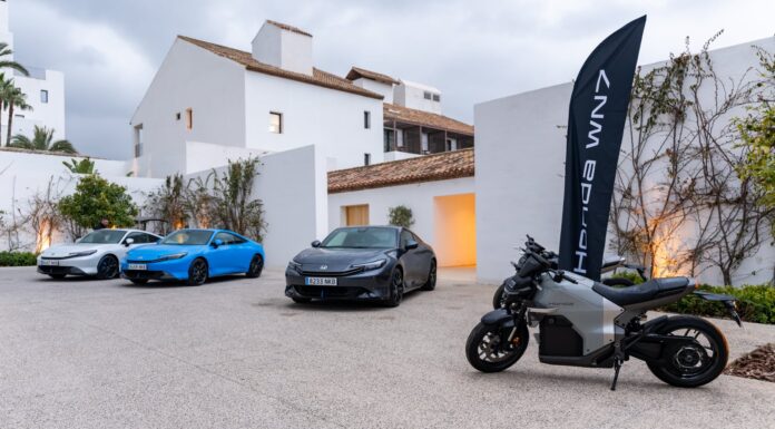 Honda muestra la WN7 2026, su primera moto eléctrica, en la presentación del nuevo Prelude Honda WN7 2026 Honda Prelude