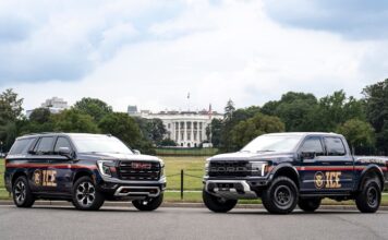 El ICE compró 2.500 coches patrulla y los agentes no quieren conducirlos porque son demasiado llamativos. No quieren que se sepa lo que hacen ICE coches patrulla