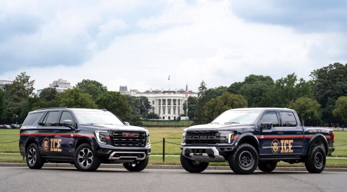 El ICE compró 2.500 coches patrulla y los agentes no quieren conducirlos porque son demasiado llamativos. No quieren que se sepa lo que hacen ICE coches patrulla