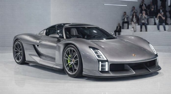 Porsche admite que la compañía aún no tiene "una respuesta a cada pregunta ni una solución para cada problema", pero una medida podría ser el hiperdeportivo sucesor del 918 Spyder Sucesor Porsche 918 Spyder