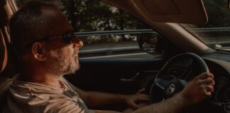 Los conductores españoles pasan seis días, 18 horas y 43 minutos conduciendo al año para ir a trabajar, según un estudio Tiempo que pasan los conductores españoles conduciendo