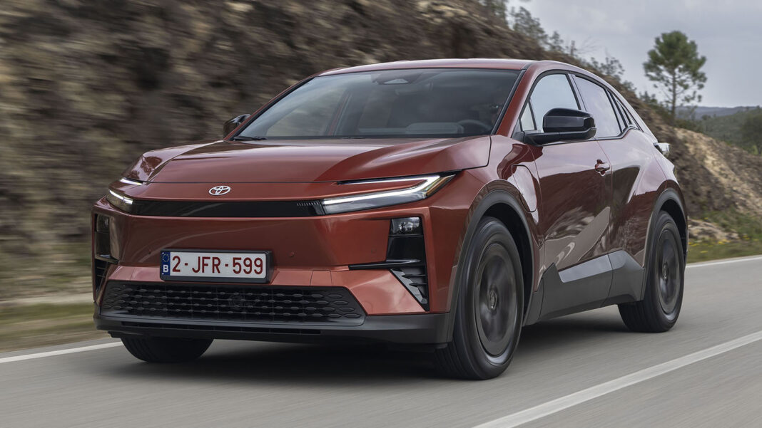 Toyota C-H+ movimiento