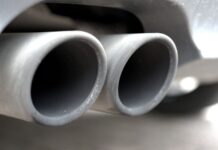 Añadir pequeñas cantidades de agua al diésel puede reducir las emisiones del motor en más del 60%, según un estudio Mezclar agua con diésel ayuda a reducir las emisiones