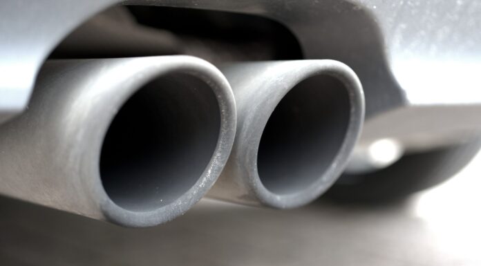 Añadir pequeñas cantidades de agua al diésel puede reducir las emisiones del motor en más del 60%, según un estudio Mezclar agua con diésel ayuda a reducir las emisiones