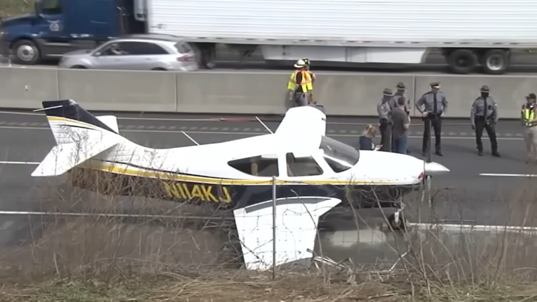 avioneta-aterriza-autopista-pensilvanya Avioneta aterriza en una autopista en Pensilvanya