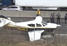 Una avioneta aterriza en una autopista en Estados Unidos: “Fue un milagro de Pasqua” Avioneta aterriza en una autopista en Pensilvanya