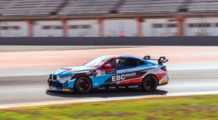 ELF y Autoworks Motorsport extienden su alianza para conquistar el Iberian Supercars 2026. La marca de lubricantes lucirá de nuevo en el BMW M4 GT4 ELF y Autoworks Motorsport