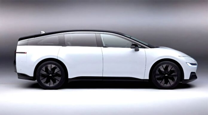 Desvelan el SUV eléctrico de siete plazas y 563 kilómetros de autonomía que Ford canceló en 2024 y que ahora se utiliza como prototipo de investigación Ford de 7 plazas eléctrico