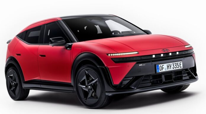 Hyundai IONIQ 3, el nuevo rival del BYD Dolphin es un SUV con dos niveles de potencia y casi 500 kilómetros de autonomía Hyundai IONIQ 3