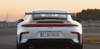 Interceptada una mujer de 92 años circulando a 228 km/h en un Porsche 911 GT3: “Me gusta conducir rápido” Mujer de 92 años circulando a 228 km/h en un Porsche 911 GT3