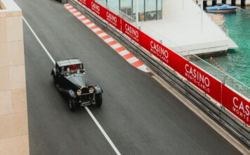 El Príncipe Alberto II conduce el legendario Bugatti Type 41 Royale en Gran Premio Histórico de Mónaco Príncipel Alberto II conduce un Bugatti Type 41 Royale