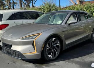 Encuentran el prototipo abandonado de un coche eléctrico chino de 1.000 CV que se iba a fabricar en Estados Unidos para competir con Tesla Prototipo abandonado coche eléctrico chino