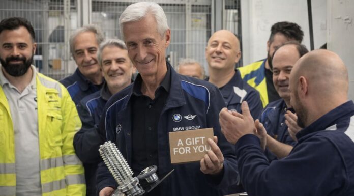 Un trabajador de BMW se jubila tras 45 años y recibe este espectacular regalo que supera los 100.000 euros trabajador jubilado de BMW