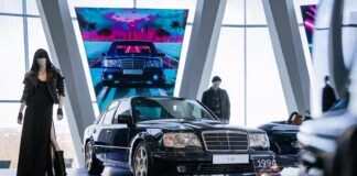 El último Mercedes 500E construido junto con Porsche se exhibe en el Museo de la marca en Stuttgart y sólo tiene 422 kilómetros