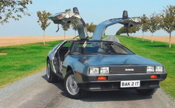 La máquina del tiempo original no era un DeLorean; se trataba de un electrodoméstico tan rectangular como un Tesla Cybertruck DeLorean