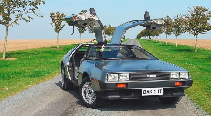 La máquina del tiempo original no era un DeLorean; se trataba de un electrodoméstico tan cuadrado como un Tesla Cybertruck DeLorean