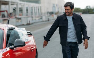 Carlos Sainz prueba el circuito de MadRing en un Ford Mustang GT: “De Madrid al Cielo” Carlos Sainz prueba el circuito de MadRing en un Ford Mustang GT