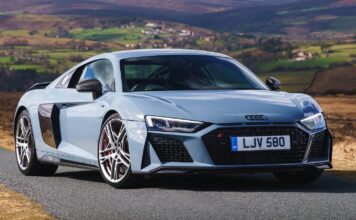 Intercambia su Audi R8 por una colección de cartas de Pokémon Intercambia su Audi R8 por una colección de cartas de Pokémon