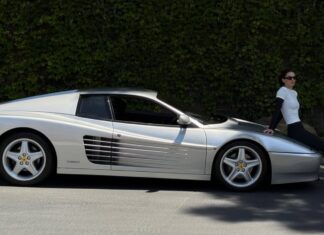 Kendall Jenner presume de su espectacular Ferrari 512 TR Kendall Jenner Ferrari 512 TR