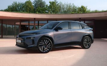 Primeras imágenes oficiales del Lancia Gamma, un SUV disponible con motores híbridos y eléctricos que llegará después del verano Lancia Gamma