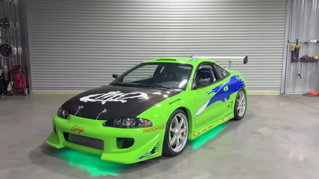 Mitsubishi Eclipse abandonado