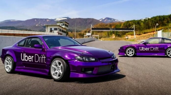 Uber lanza un servicio de drifting en Japón con dos icónicos JDM en un circuito Uber drfting