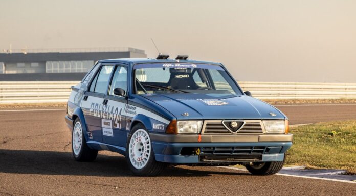 A la venta un raro Alfa Romeo 75 Grupo A de la Policía italiana que participó en numerosas carreras Venta Alfa Romeo 75 Grupo A de la Policía italiana