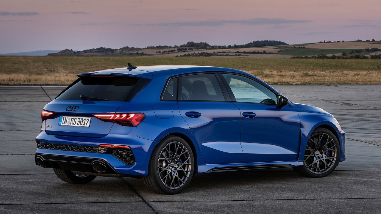 Audi RS3 circulando a 287 km/h