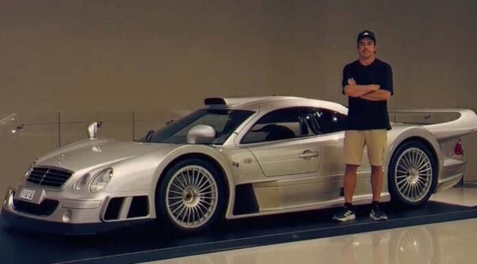 Fernando Alonso presta su Mercedes CLK GTR al Príncipe Alberto II Fernando Alonso con el Mercedes CLK GTR por Mónaco