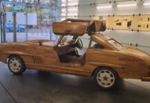 Un carpintero construye un Mercedes 300 SL de madera y totalmente funcional sobre la base de un W124 Mercedes 300 SL madera