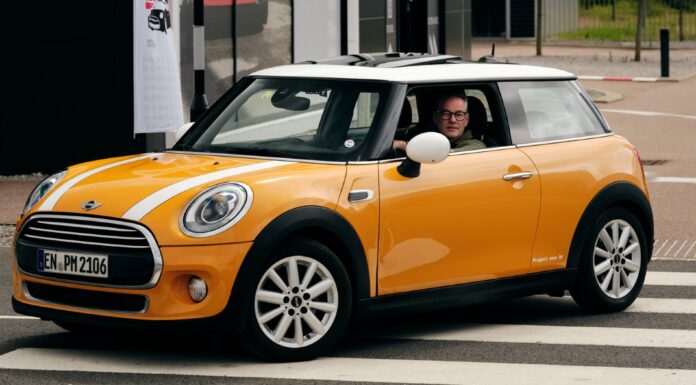 Un Mini Cooper D alcanza el millón de kilómetros en 12 años con el motor original y un consumo medio de 2,95 l/100 km Mini Cooper D millón de kilómetros