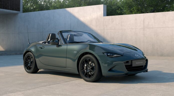 El Mazda MX-5 estrena nuevo color Zinc Green Metallic y recibe más potencia Nuevo color Mazda MX-5