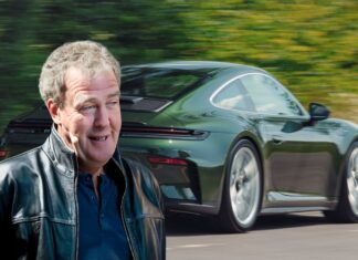 Jeremy Clarkson, presentador y periodista, tras probar el Porsche 911 GT3 Touring: "El mejor coche deportivo que he conducido jamás"