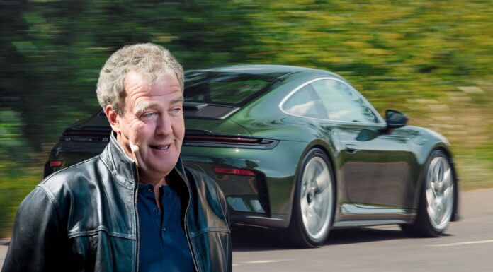 Jeremy Clarkson, presentador y periodista, tras probar el Porsche 911 GT3 Touring: "El mejor coche deportivo que he conducido jamás"