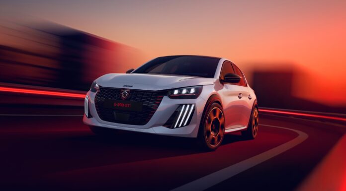 Peugeot E-208 GTi, la versión de producción se presenta en las 24 Horas de Le Mans Peugeot E-208 GTi